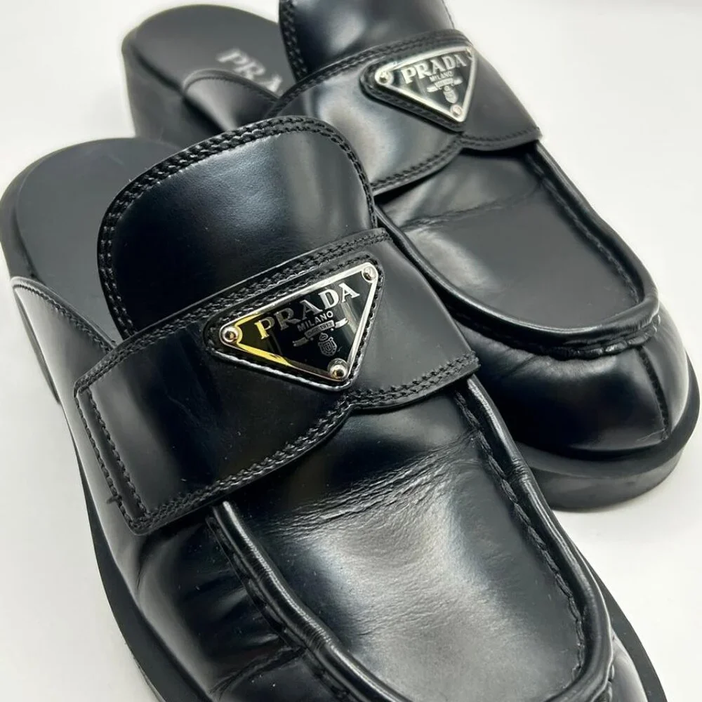 PRADA - Picture 6 of 6